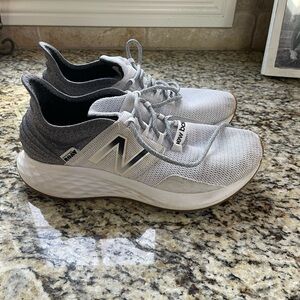 Women’s New Balance Roav; 6.5